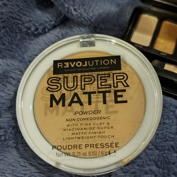 Multiple Brands Makeup Bundle (4 Items) - Picture 2 of 10